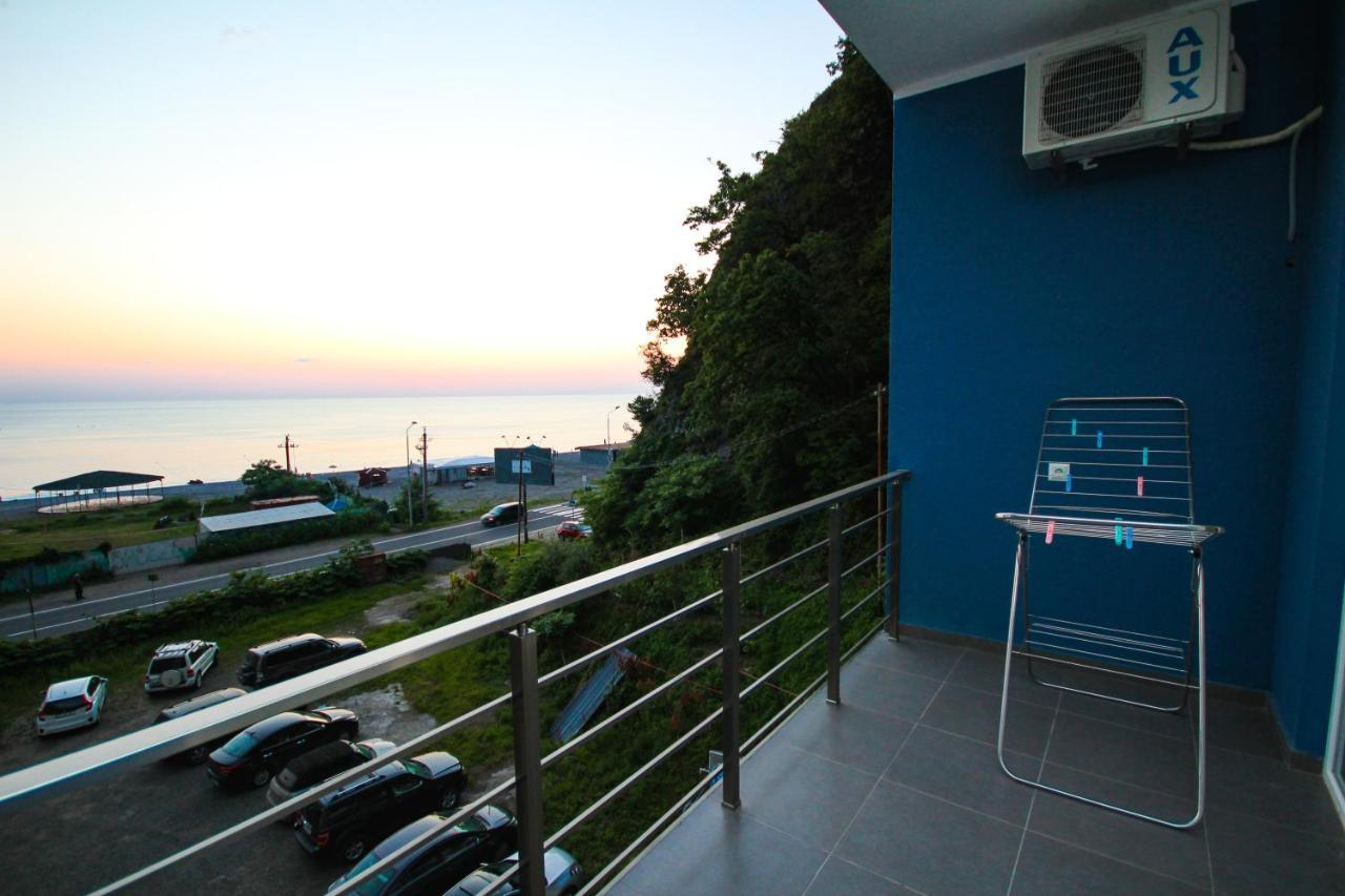 Guest House 99 バトゥーミ エクステリア 写真